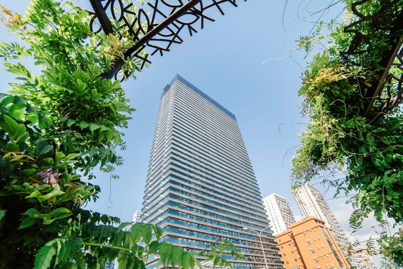 Sunshine Orbi Tower * 巴统