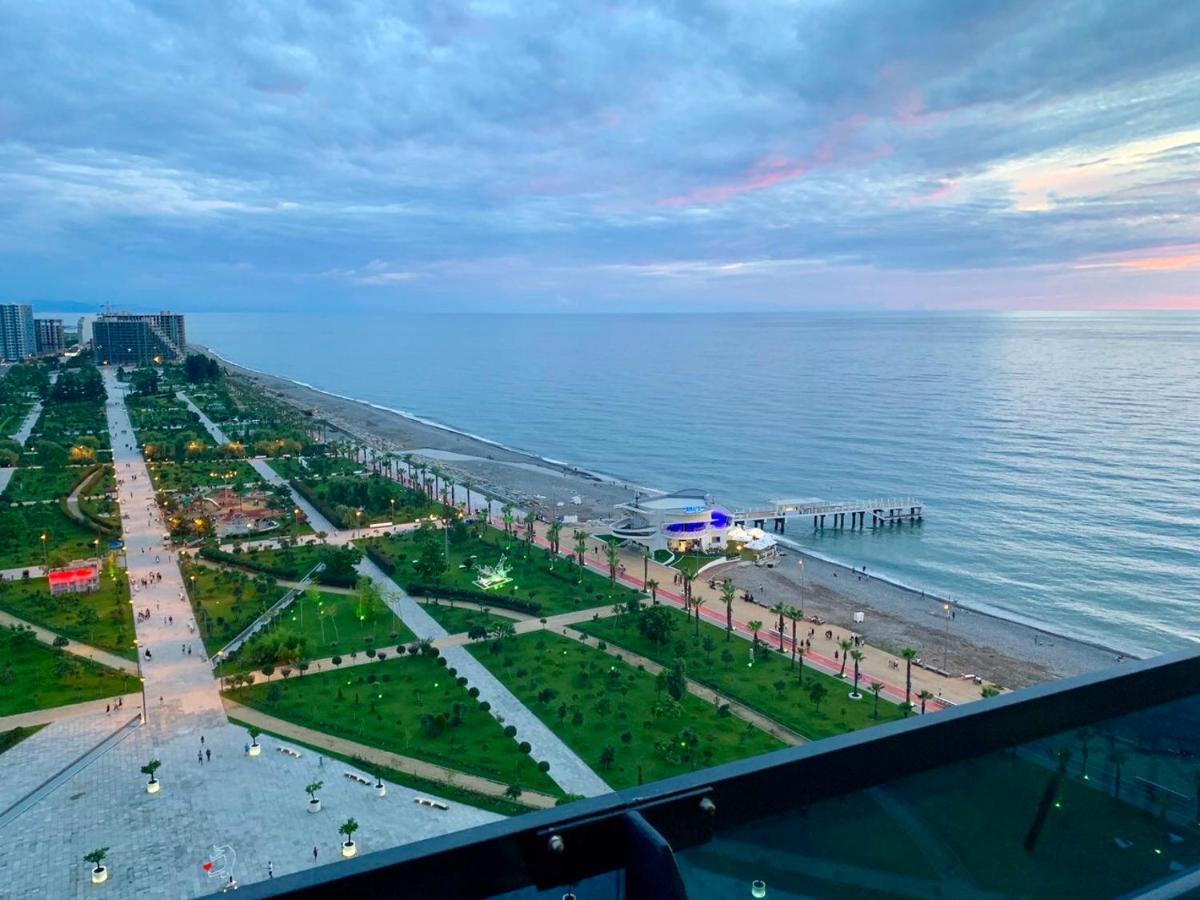 Sunshine Orbi Beach Tower Apartment *